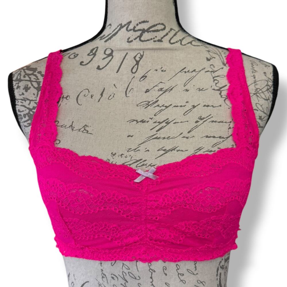Victoria’s Secret Hot Pink Lace Bralette Size Medium